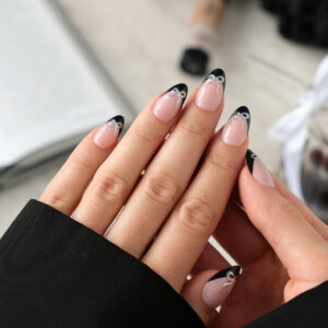 noir now nails